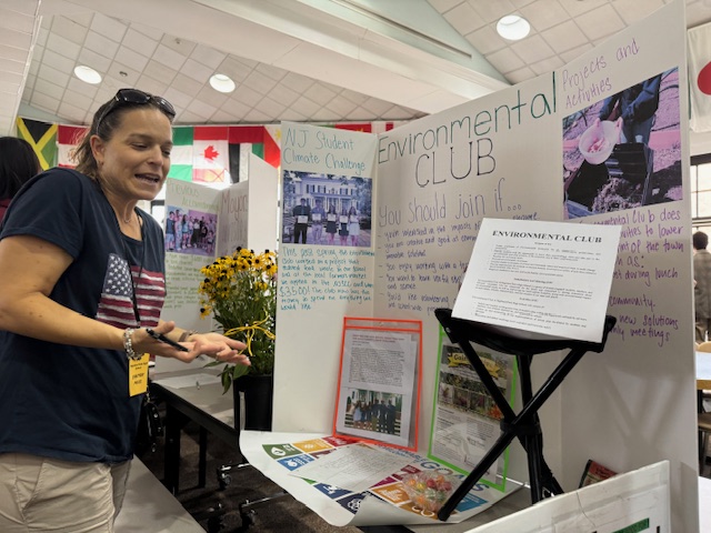 Rose from SHP recruiting for the Environmental Club.